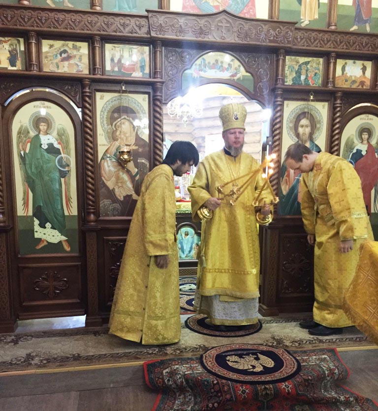 Божественная Литургия в храме в честь Рождества Христова г. Отрадный