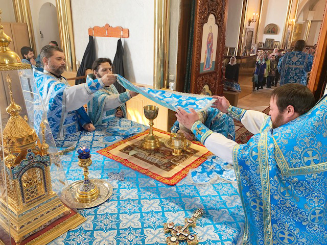 Божественная литургия в кафедральном соборе города Похвистнево в честь иконы Божией Матери «Табынская»