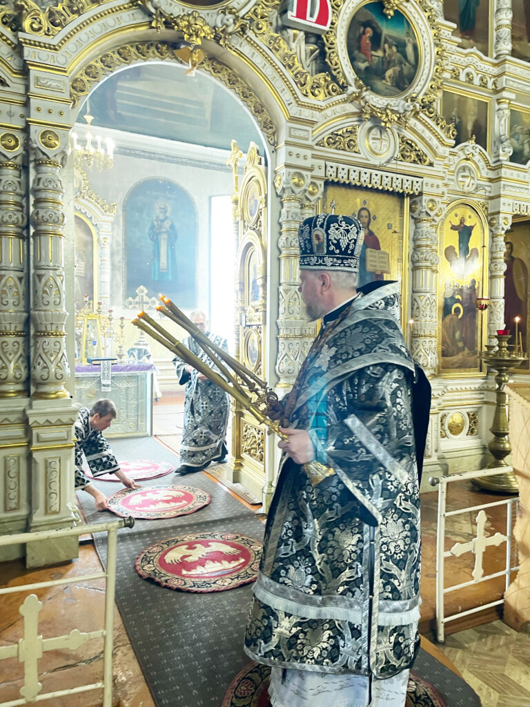 Божественная Литургия Преждеосвященных Даров в храме села Кинель-Черкассы